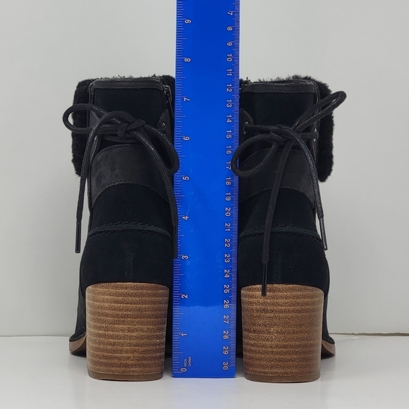 UGG Women's Wedge Block Boots Lace Up Shearling Suede 1104863 Size 6 Pre-owned - Picture 9 of 10
